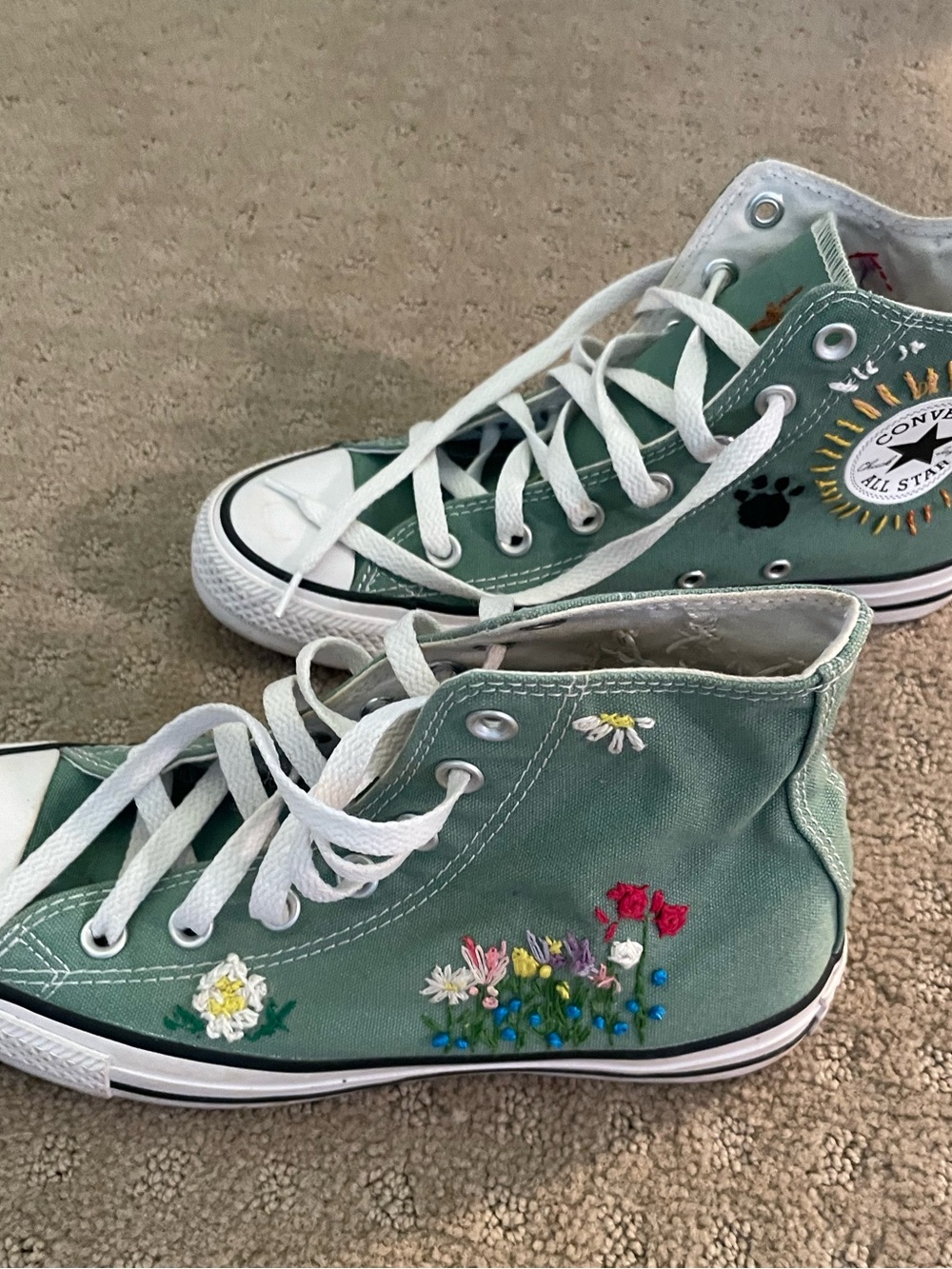 Converse womens High-Top Sneakers in Green with Floral Embroidery; size 7.5